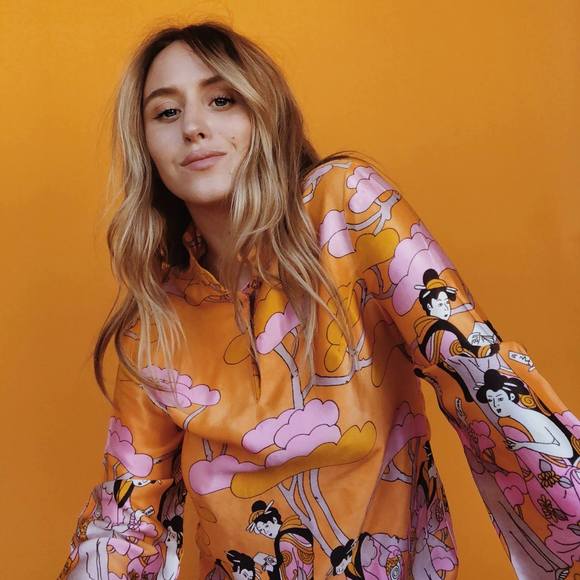 Meet your Posher, Ariel - Picture 1 of 1